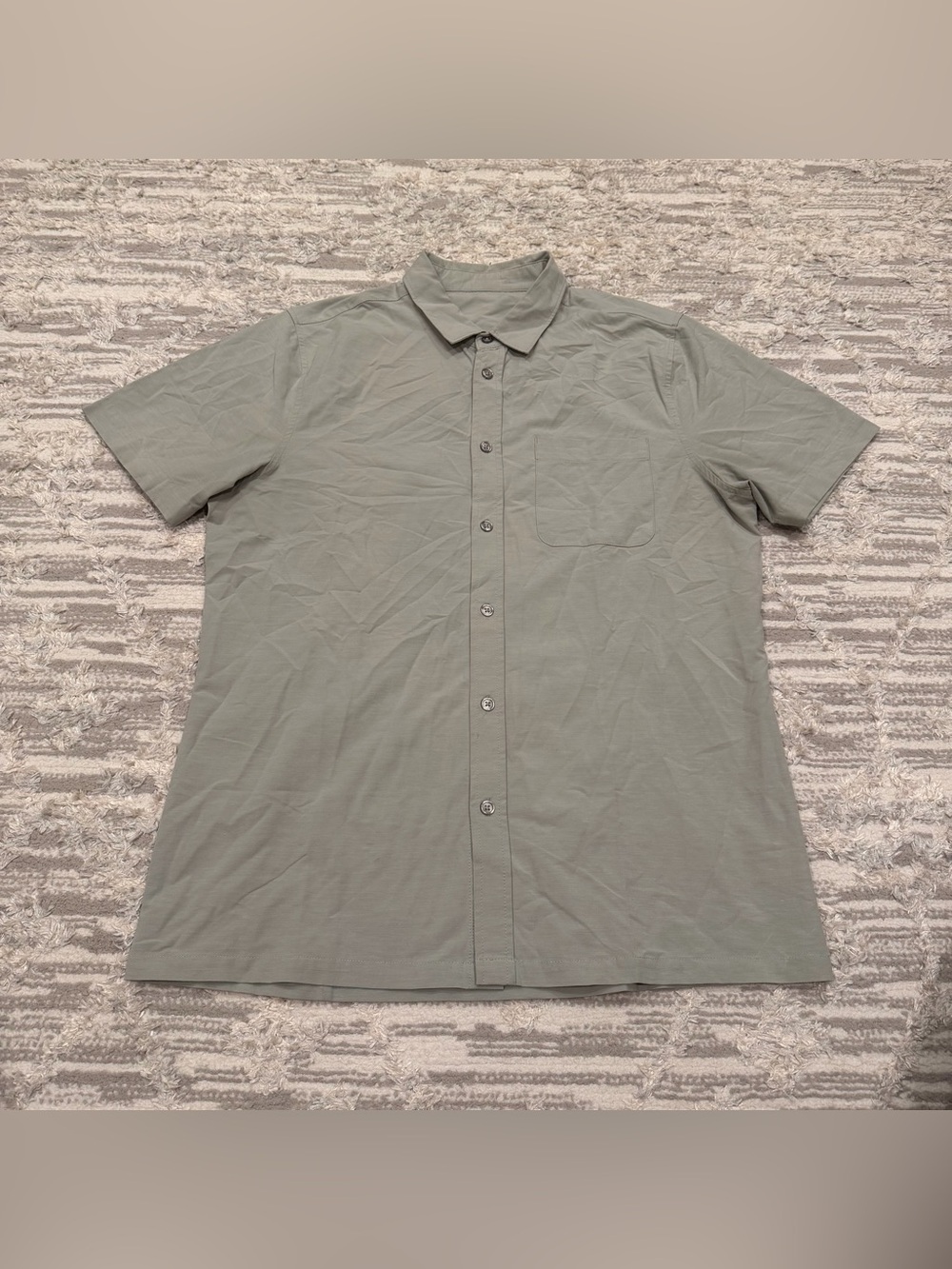 Vuori Bridge Short Sleeve Button Down Shirt Men’s Size Medium Stretch Light V184